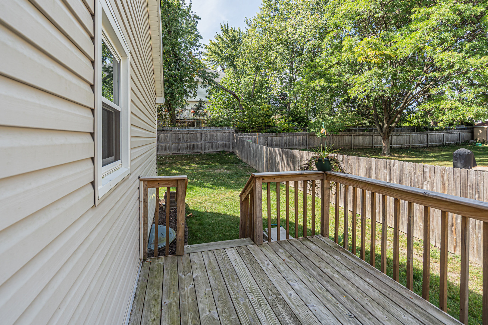 216 Timber Oaks Drive, North Aurora, IL 60542