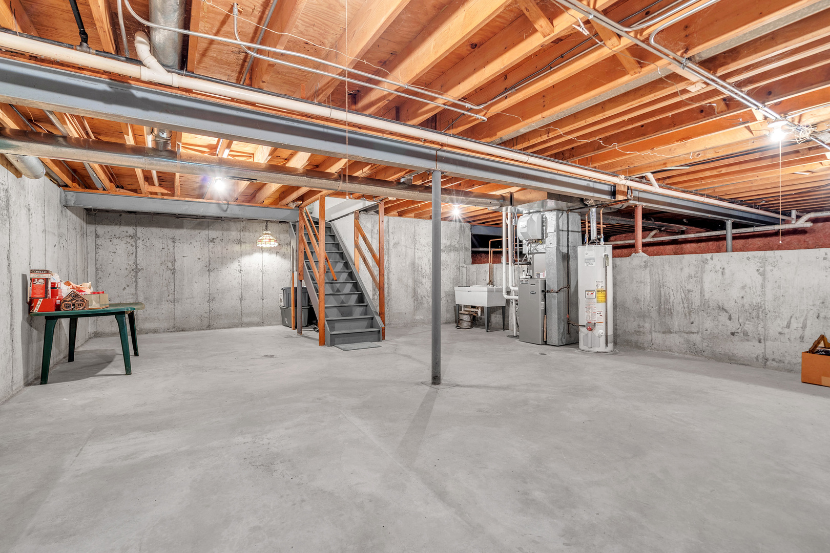 216 Timber Oaks Drive, North Aurora, IL 60542