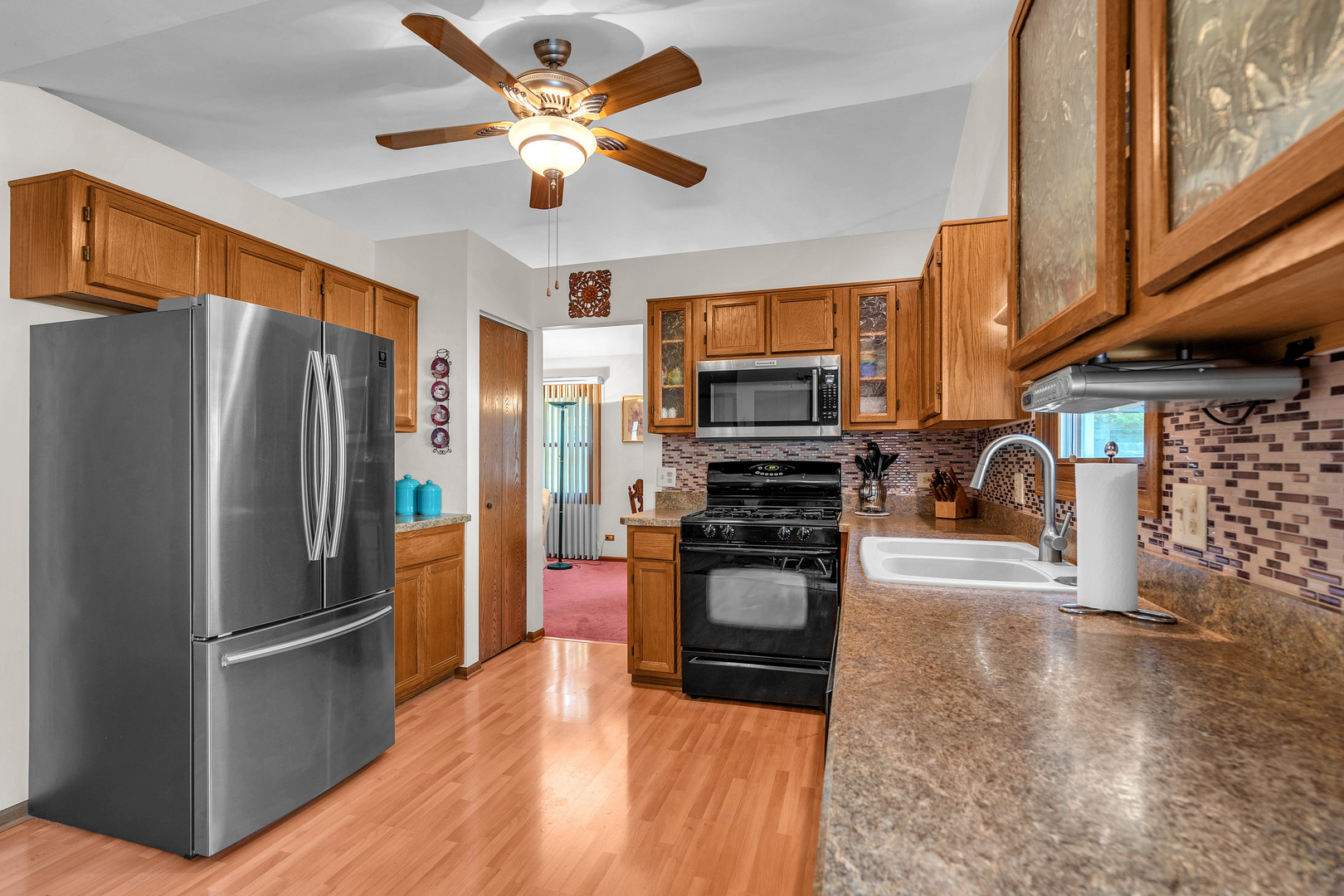 216 Timber Oaks Drive, North Aurora, IL 60542