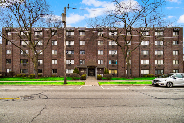 835 Pearson Street #108, Des Plaines, IL 60016