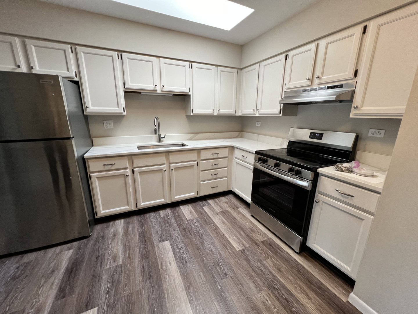 274 S Lake Street #D, Grayslake, IL 60030