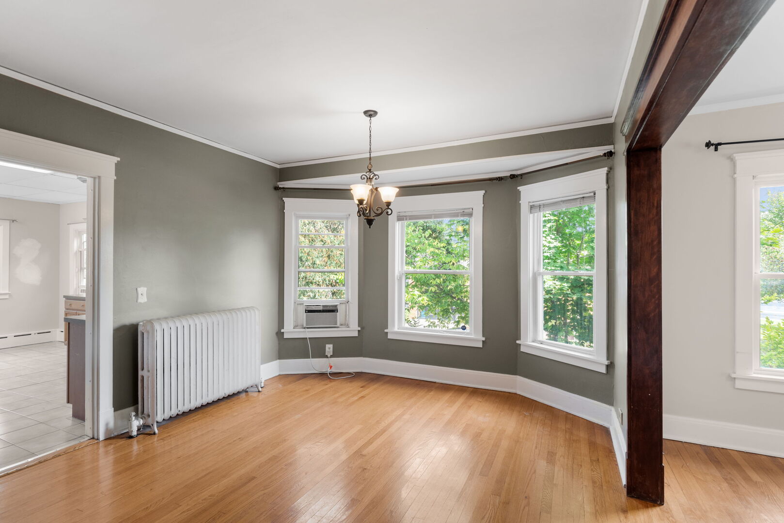 212 Elm Court, Libertyville, IL 60048