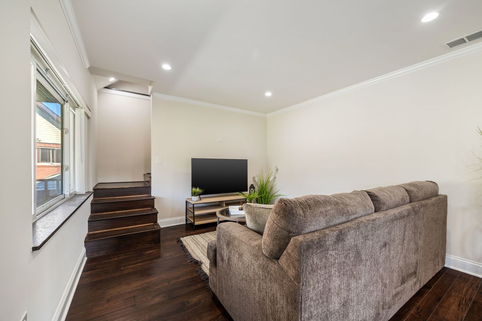 7905 Garden Court, Bridgeview, IL 60455