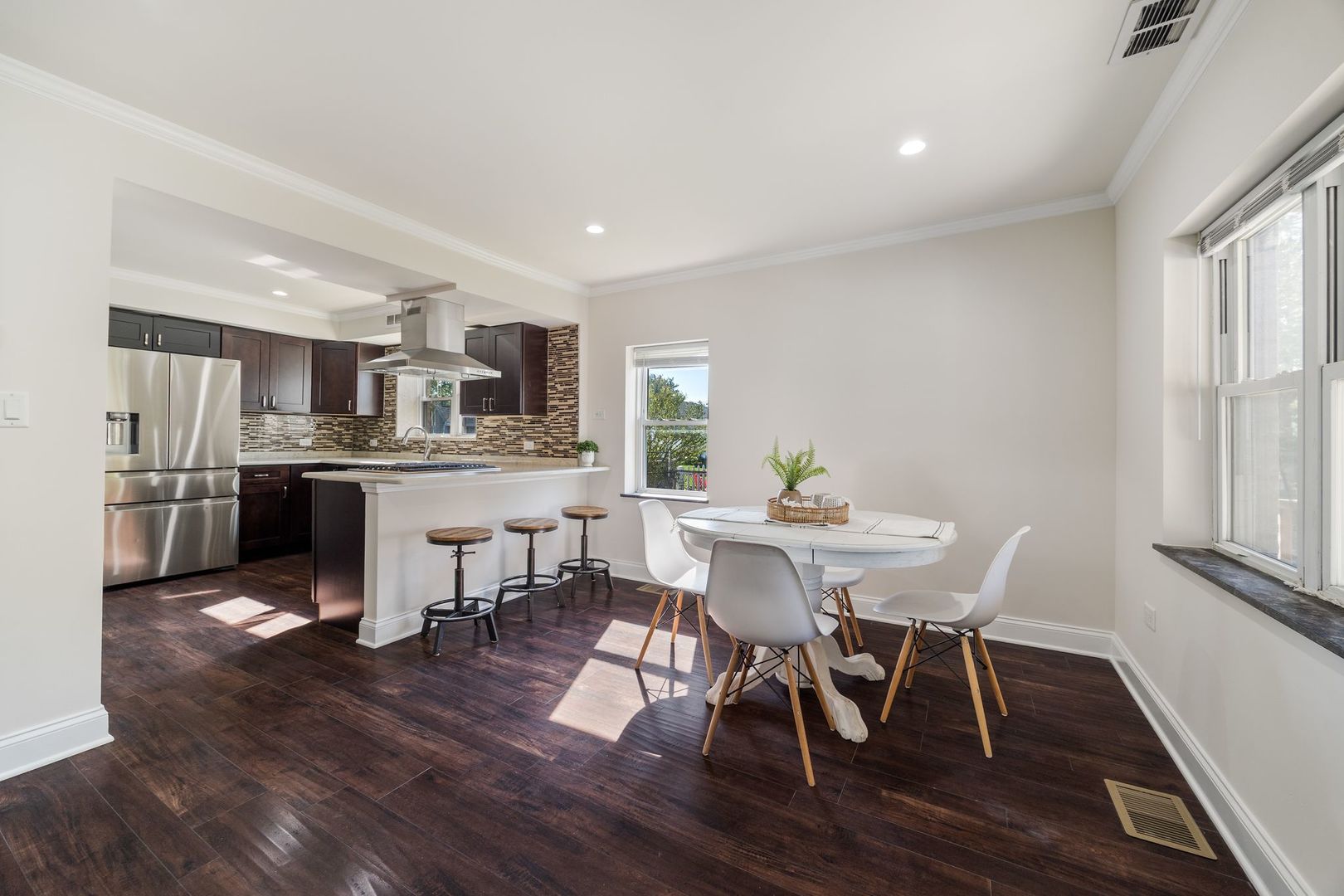 7905 Garden Court, Bridgeview, IL 60455