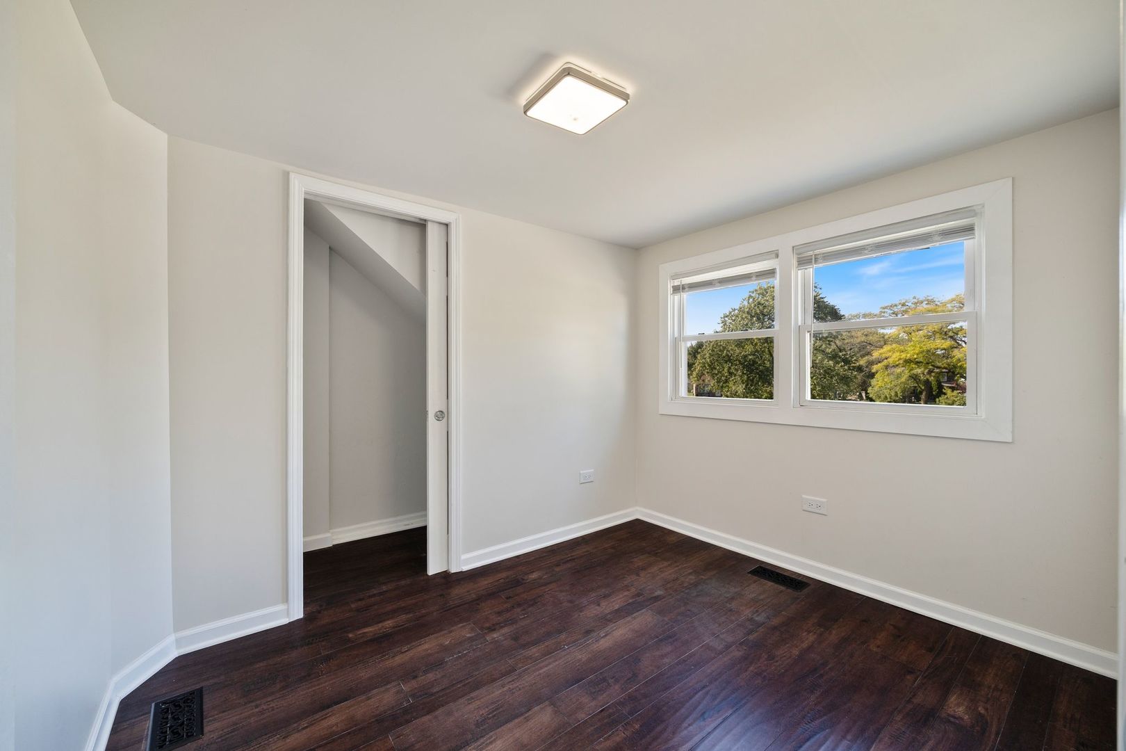 7905 Garden Court, Bridgeview, IL 60455