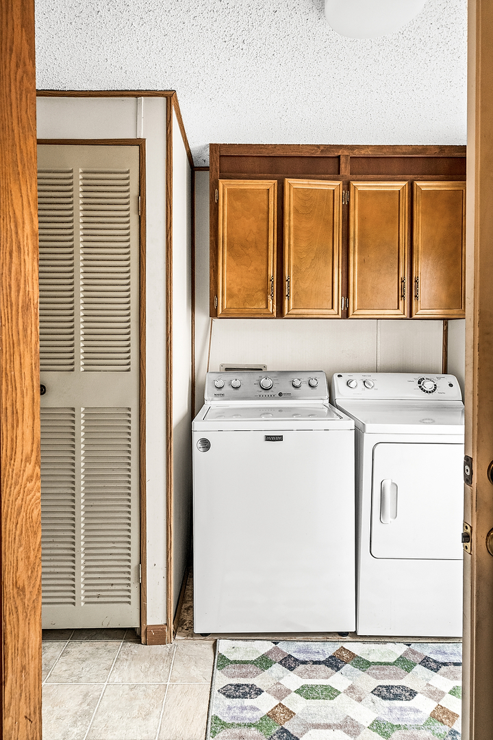 1 Christine Way, Bloomington, IL 61701