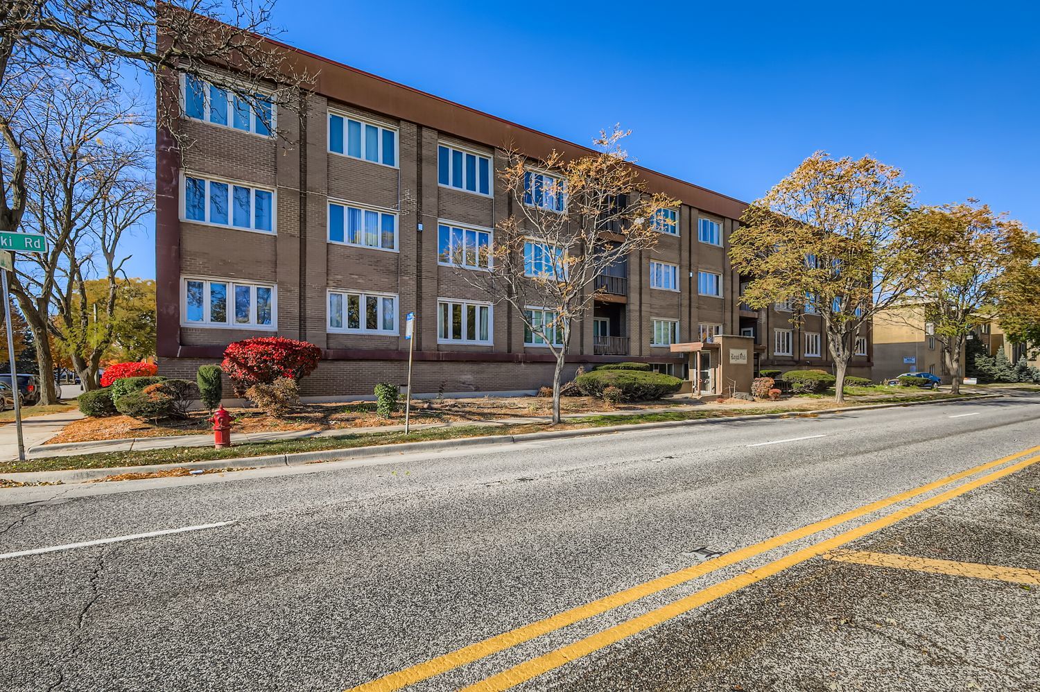 10048 S Pulaski Road #1E, Oak Lawn, IL 60453