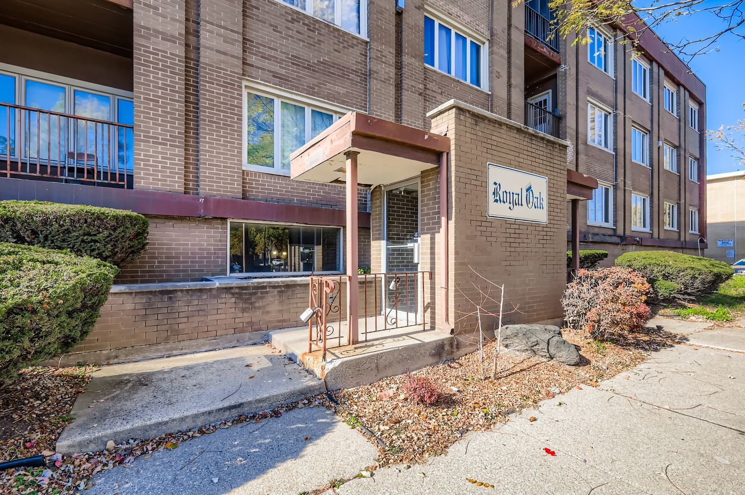 10048 S Pulaski Road #1E, Oak Lawn, IL 60453