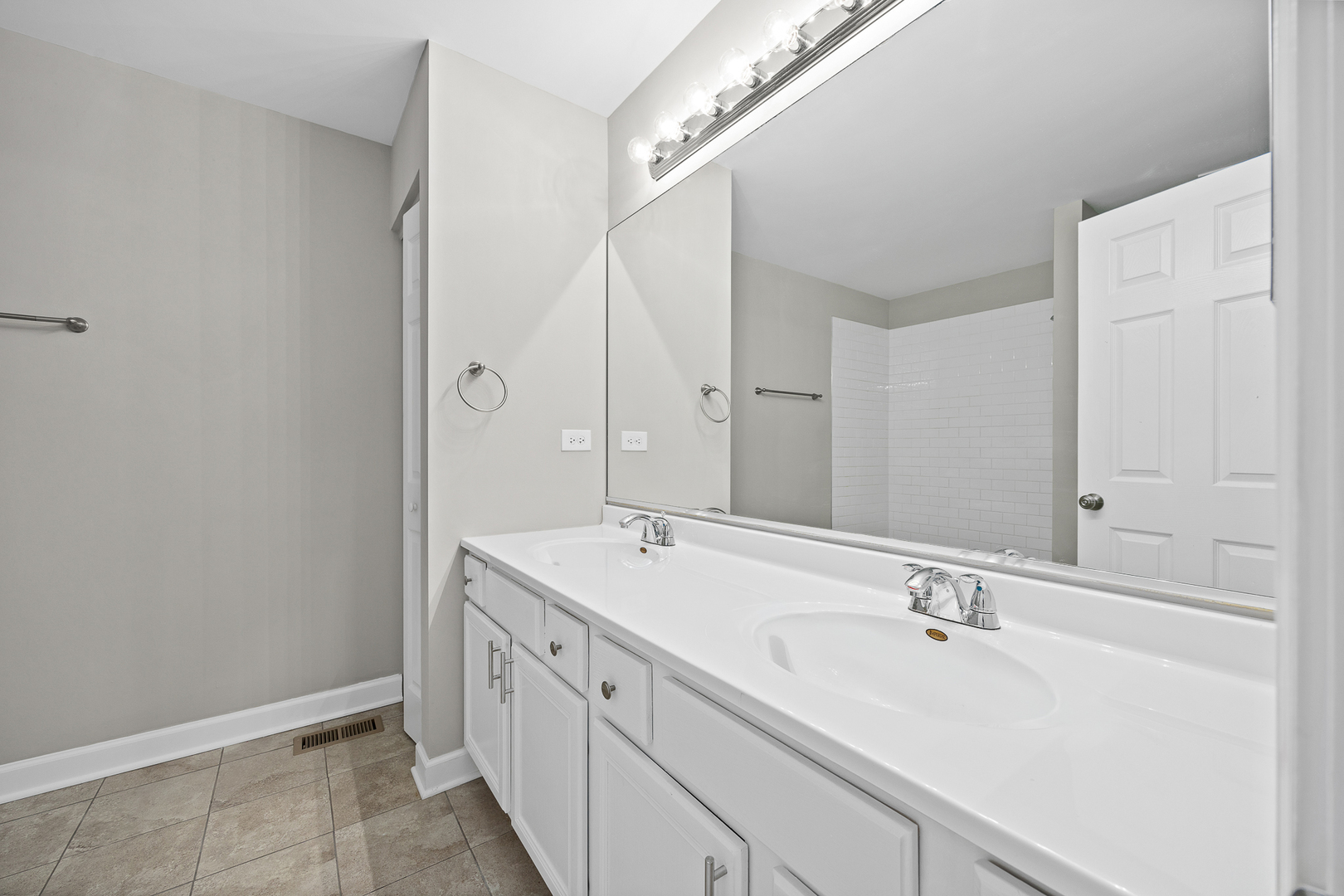 353 Foster Way, Bolingbrook, IL 60440