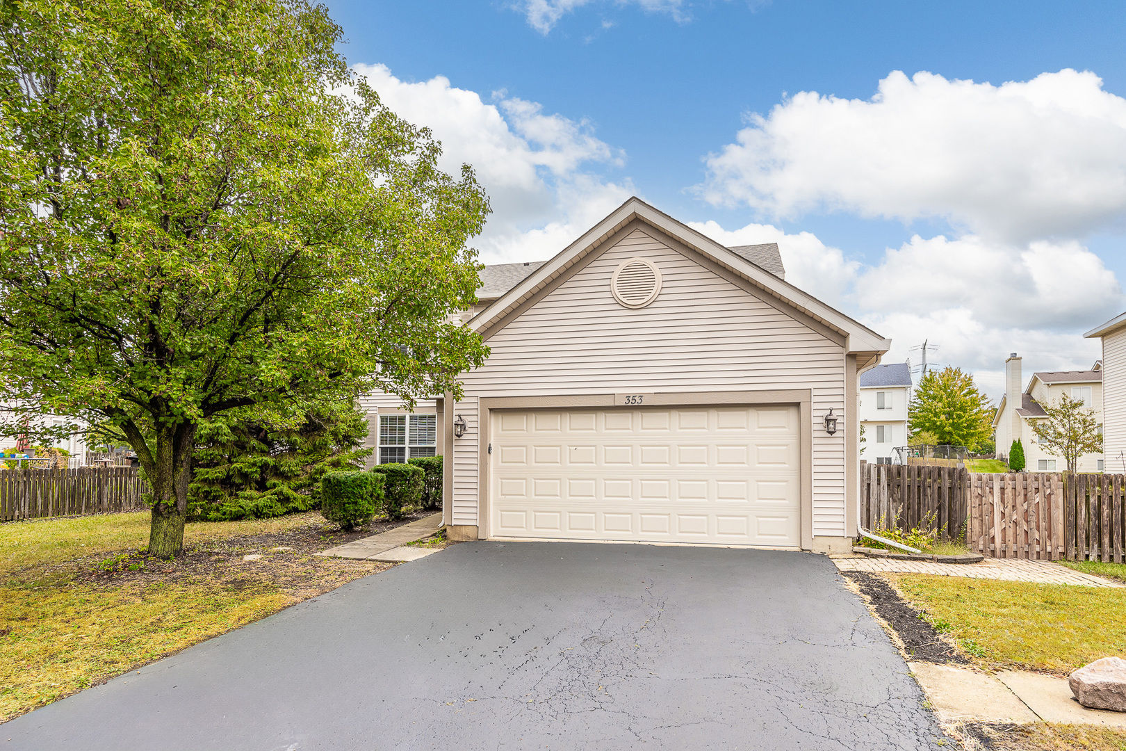 353 Foster Way, Bolingbrook, IL 60440