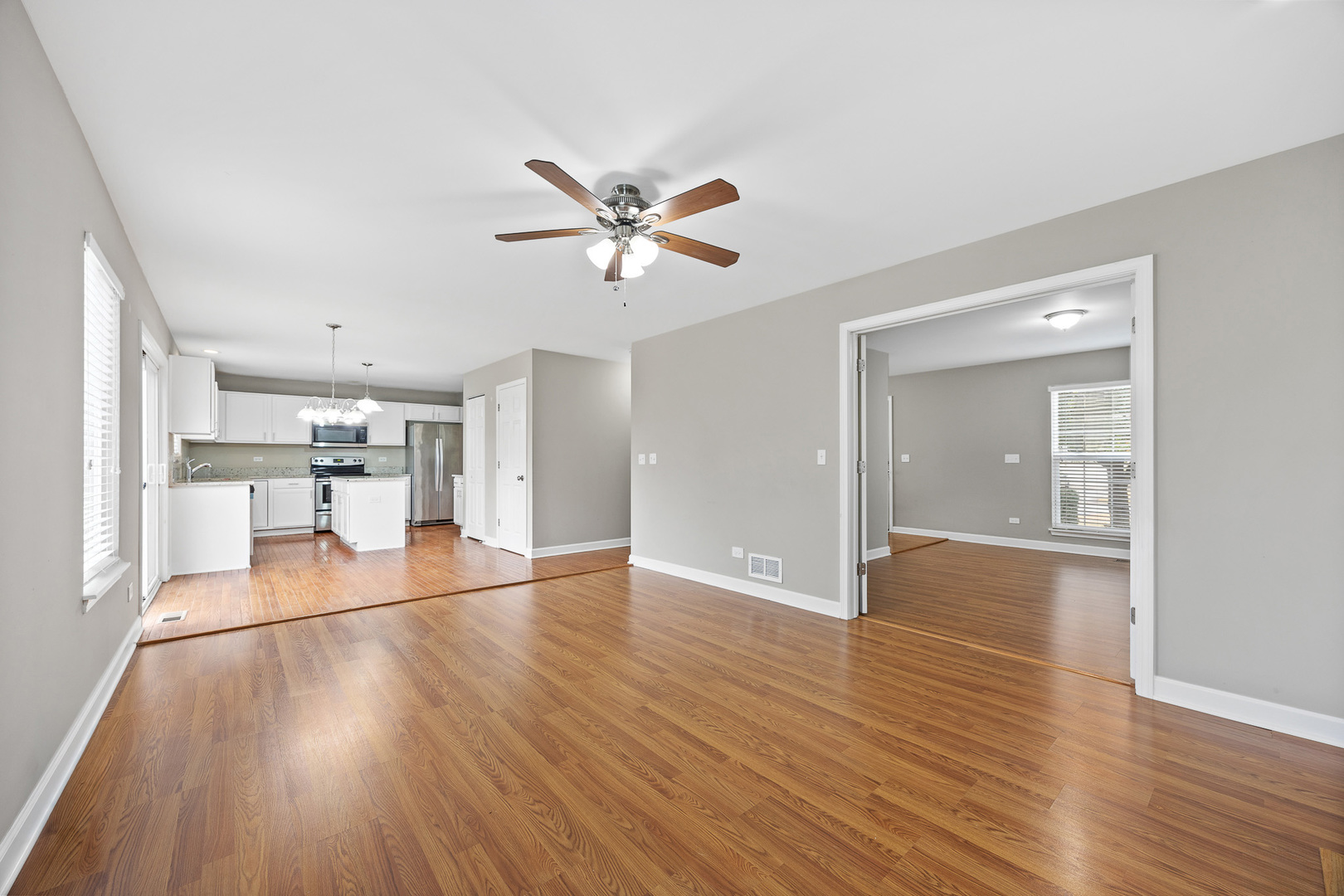 353 Foster Way, Bolingbrook, IL 60440
