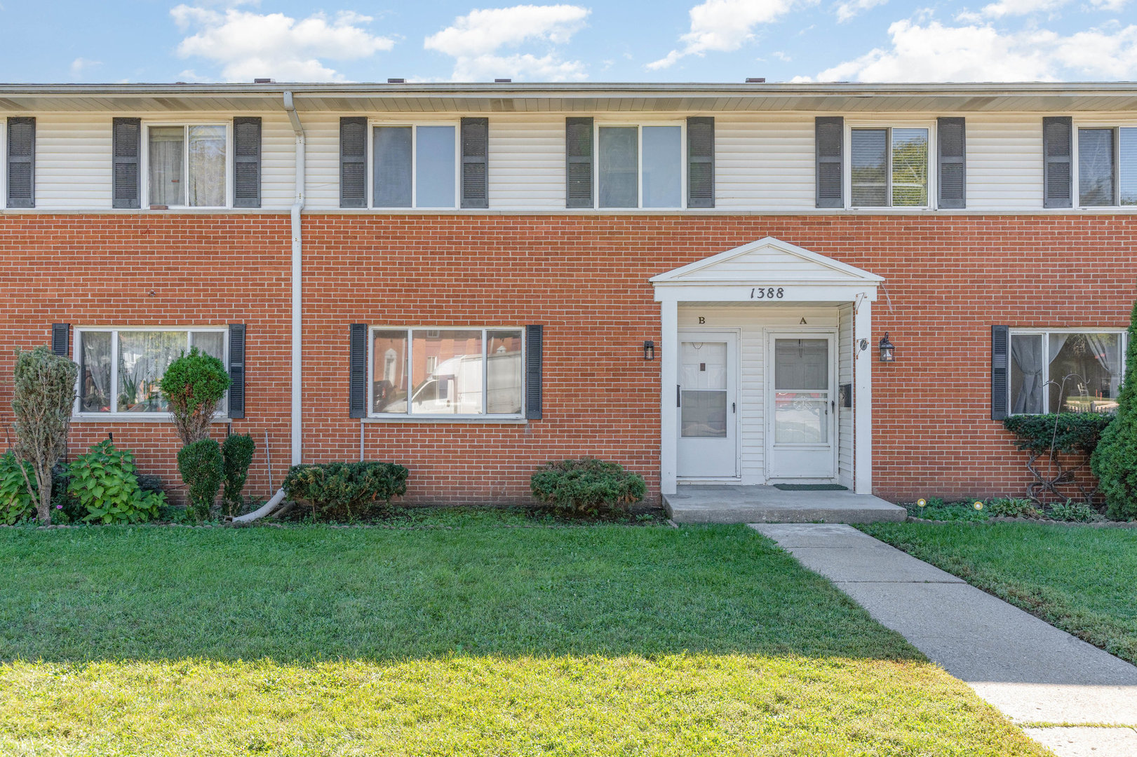 1388 Monomoy Street #B, Aurora, IL 60506