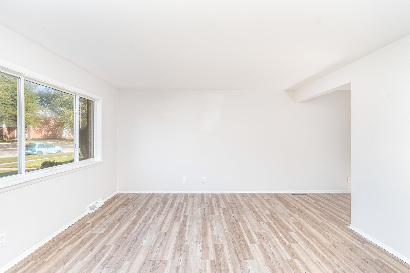 1388 Monomoy Street #B, Aurora, IL 60506
