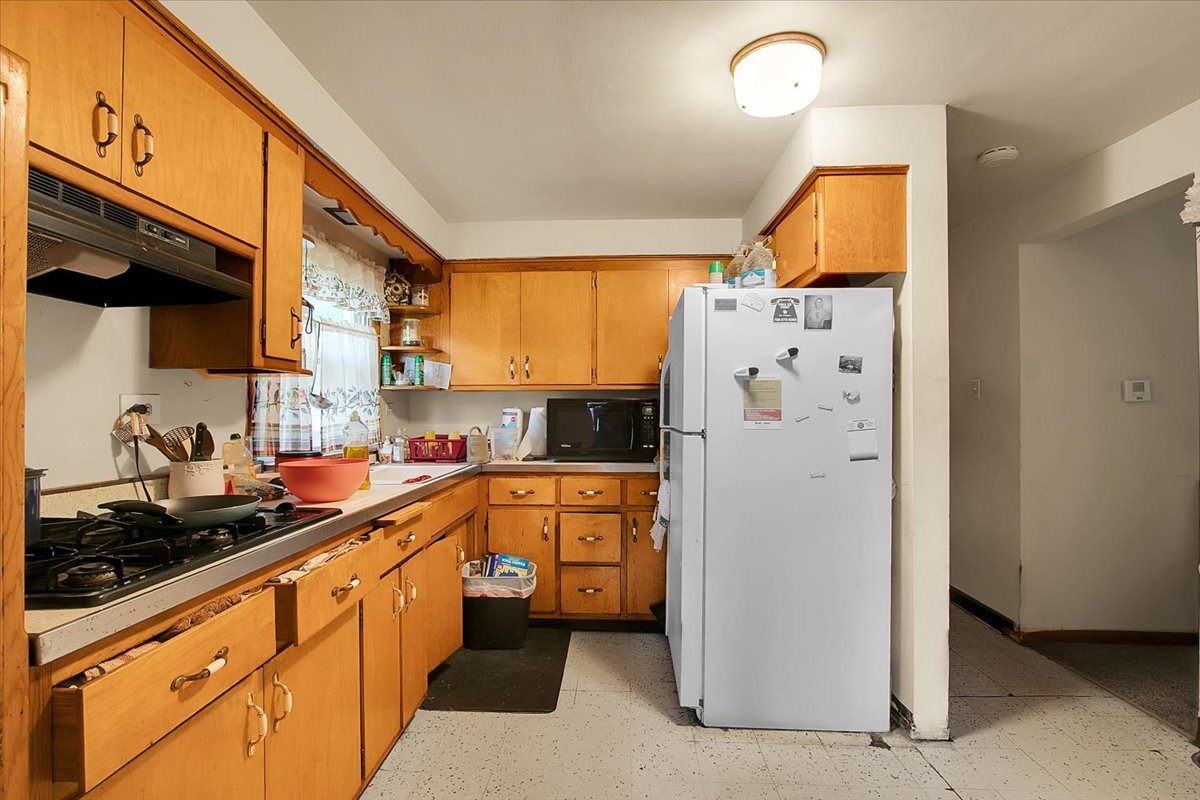 13134 Sacramento Avenue, Blue Island, IL 60406