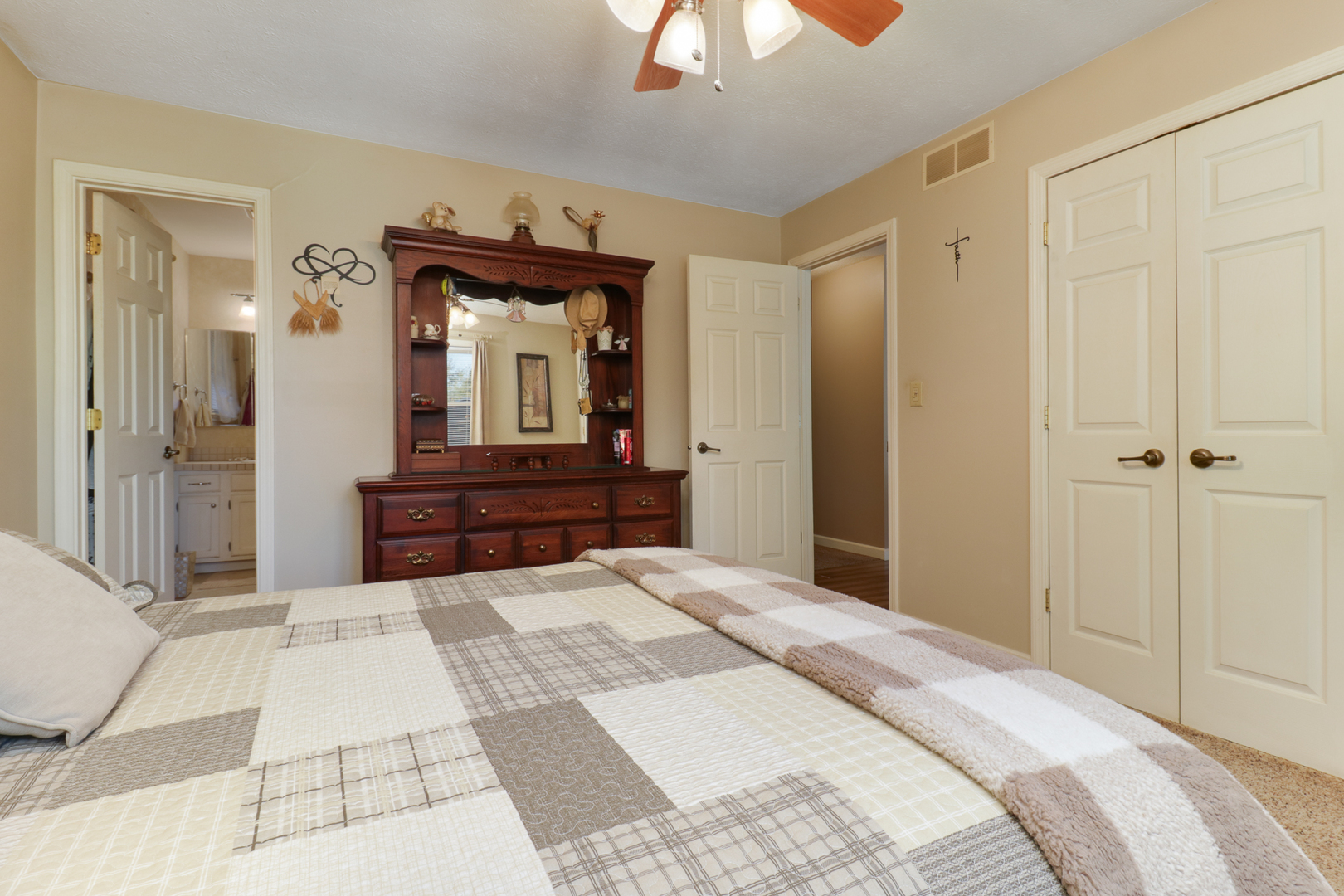 3 Kenfield Circle, Bloomington, IL 61704