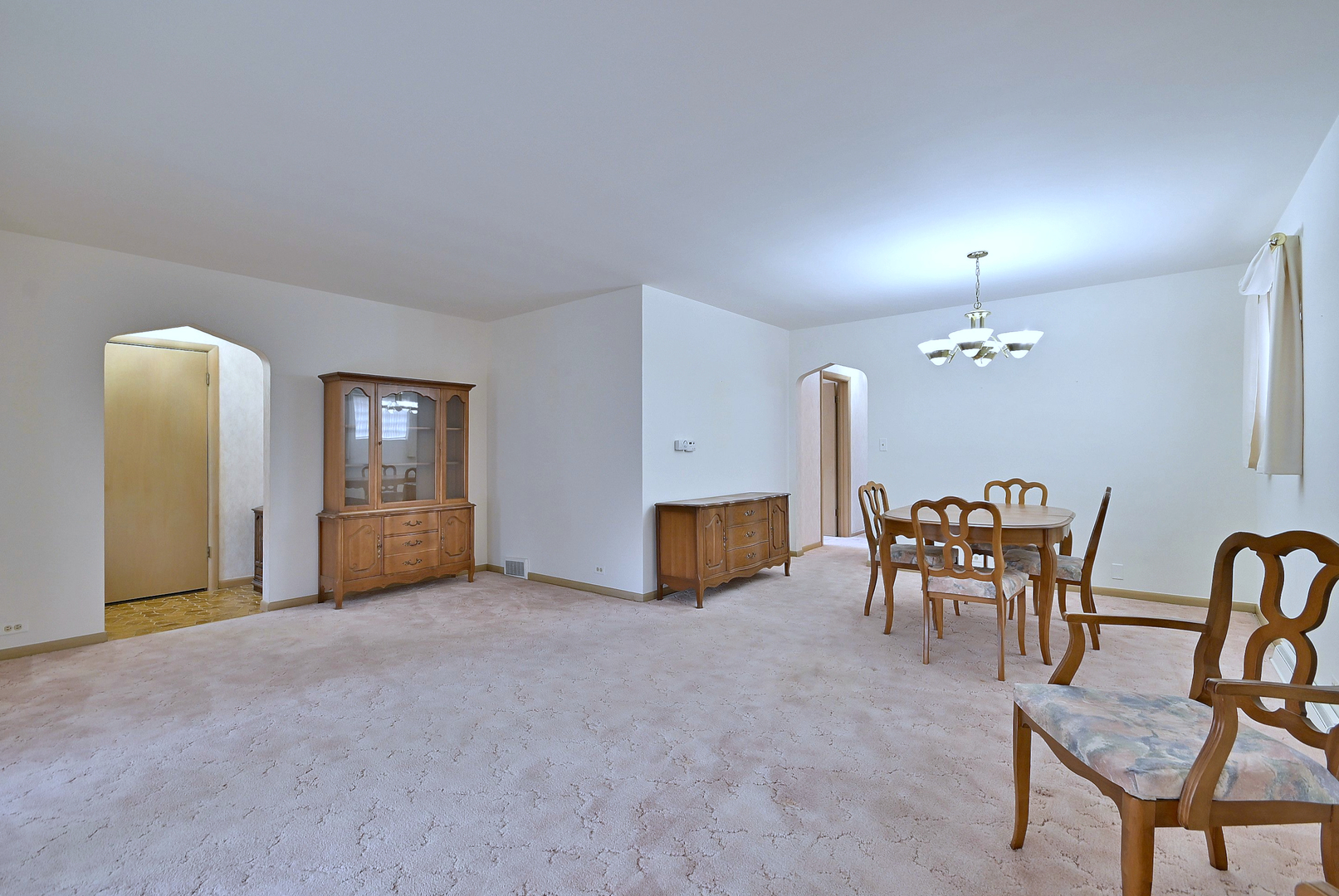 8144 N Osceola Avenue, Niles, IL 60714