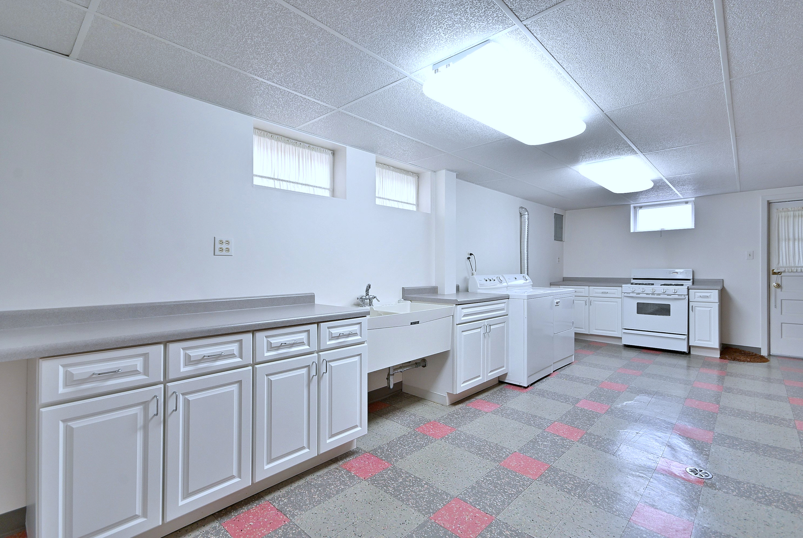 8144 N Osceola Avenue, Niles, IL 60714