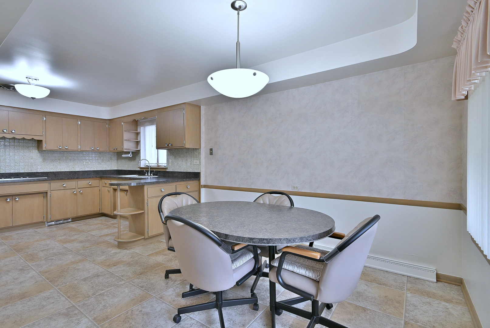 8144 N Osceola Avenue, Niles, IL 60714