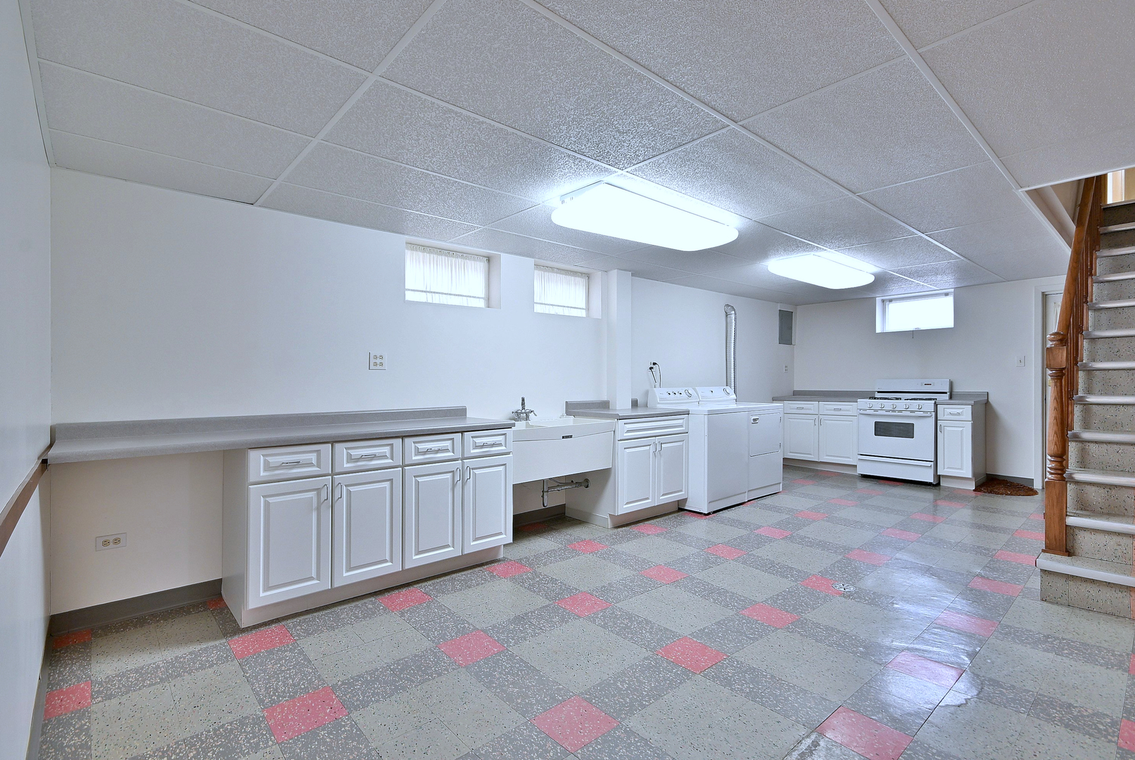 8144 N Osceola Avenue, Niles, IL 60714