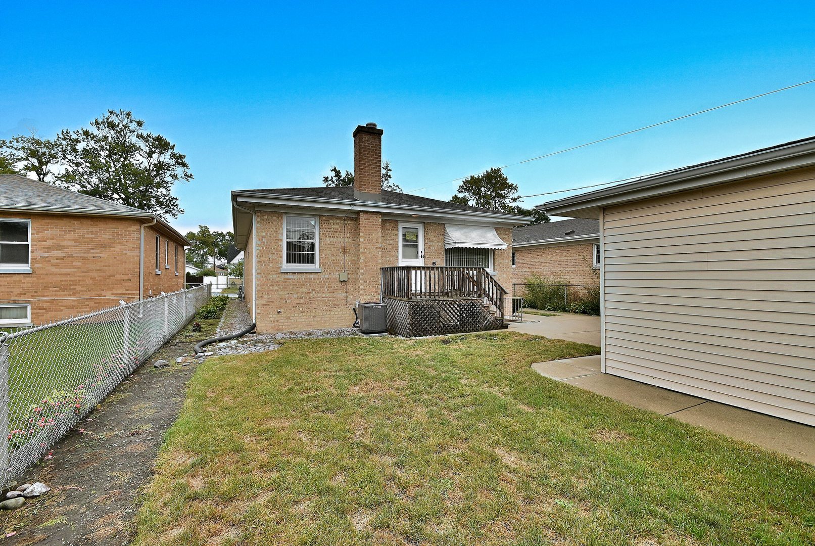 8144 N Osceola Avenue, Niles, IL 60714