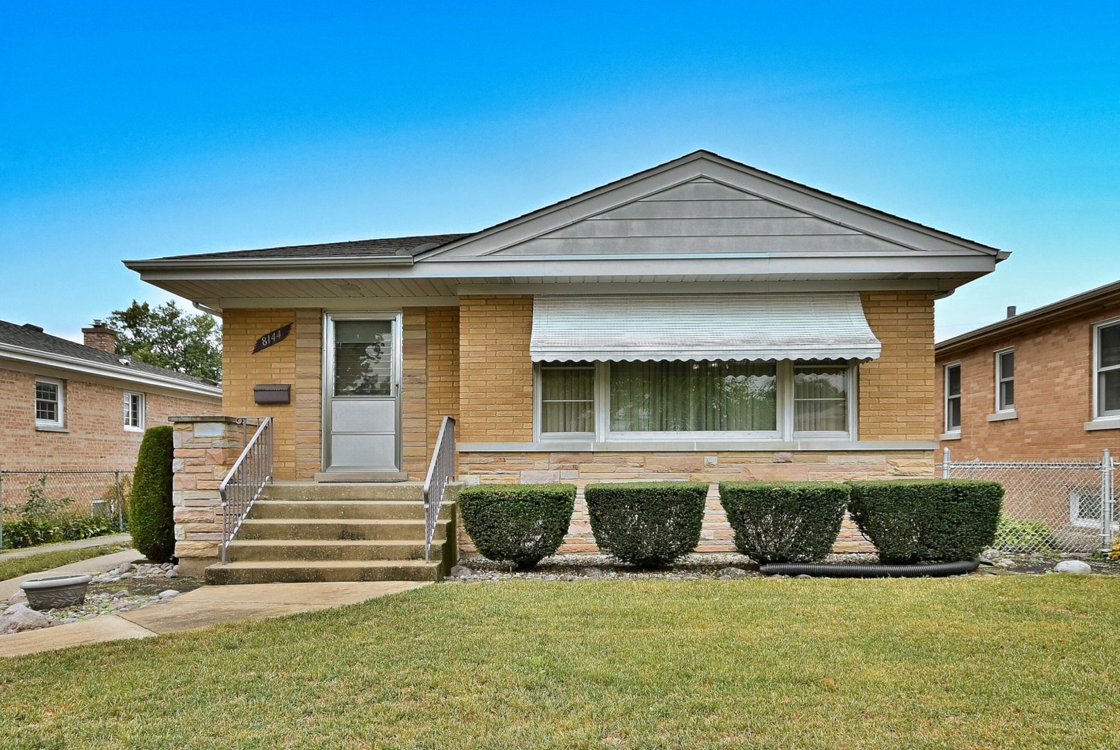 8144 N Osceola Avenue, Niles, IL 60714