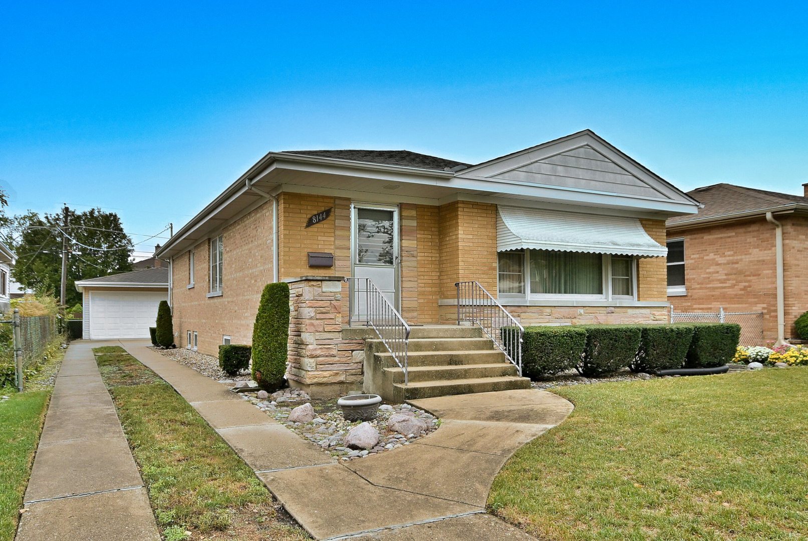 8144 N Osceola Avenue, Niles, IL 60714