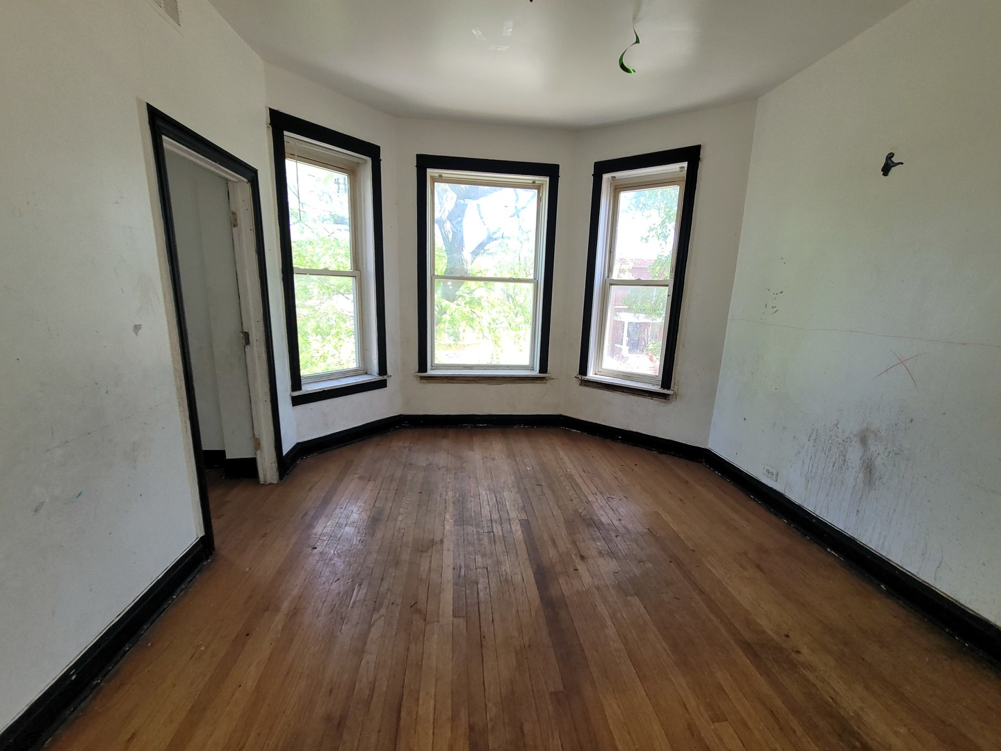 5732 S Sangamon Street, Chicago, IL 60621