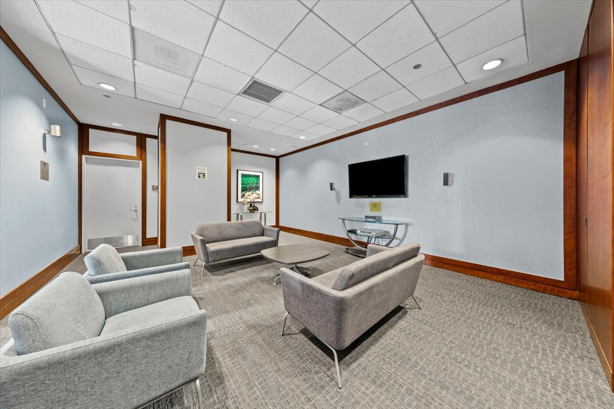 222 N Columbus Drive #1502, Chicago, IL 60601