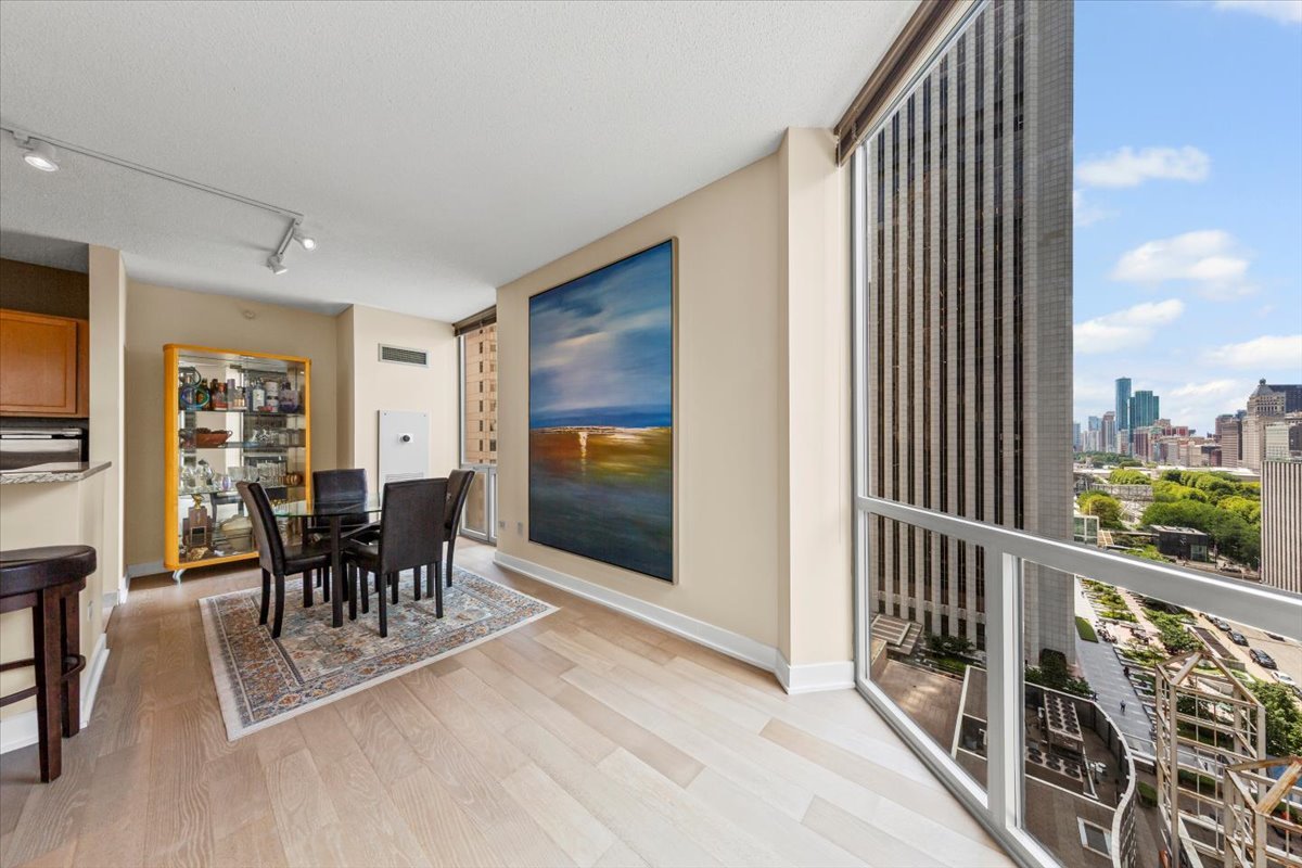 222 N Columbus Drive #1502, Chicago, IL 60601