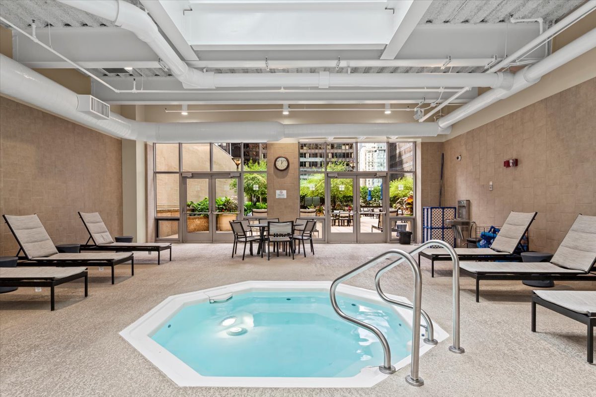 222 N Columbus Drive #1502, Chicago, IL 60601