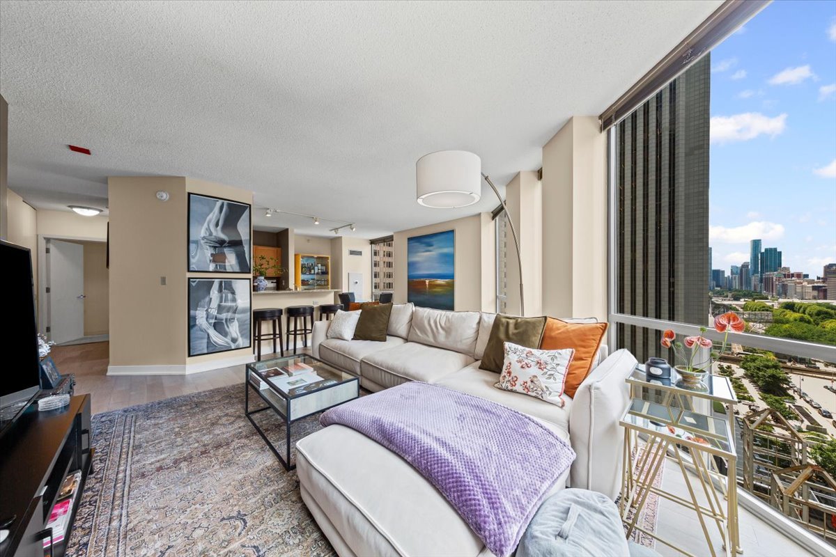 222 N Columbus Drive #1502, Chicago, IL 60601