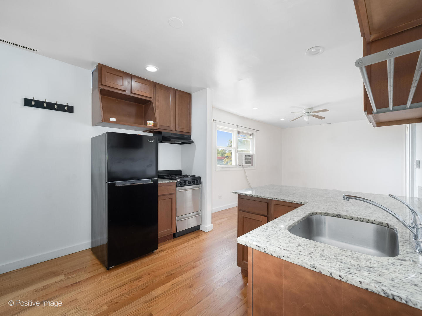 2137 Dickey Avenue, North Chicago, IL 60064