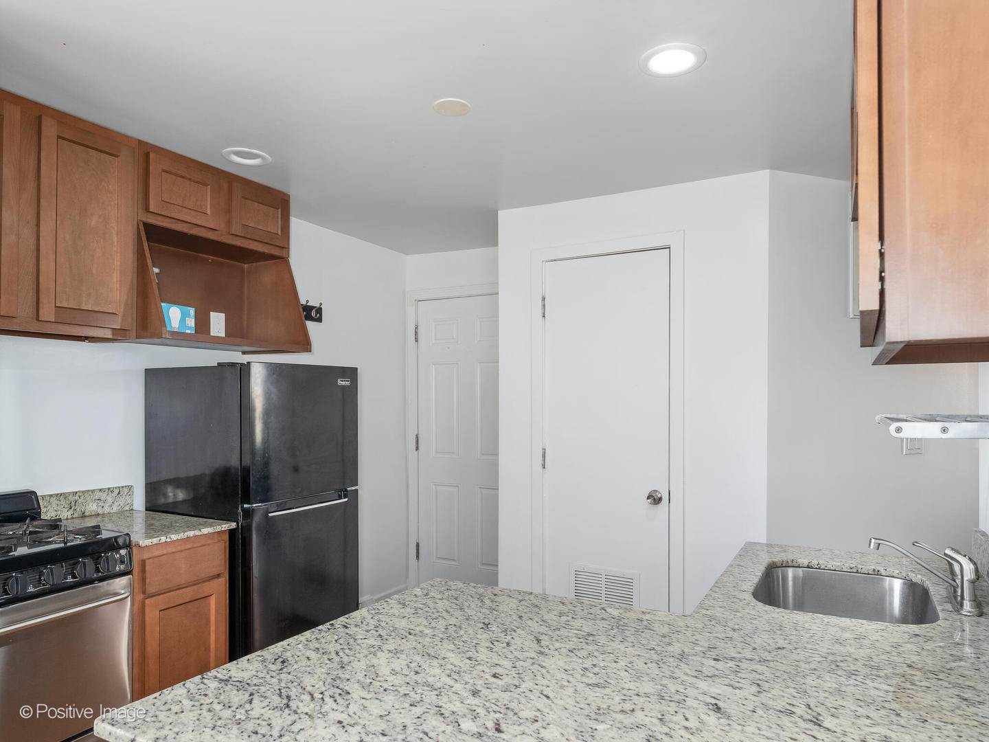 2137 Dickey Avenue, North Chicago, IL 60064