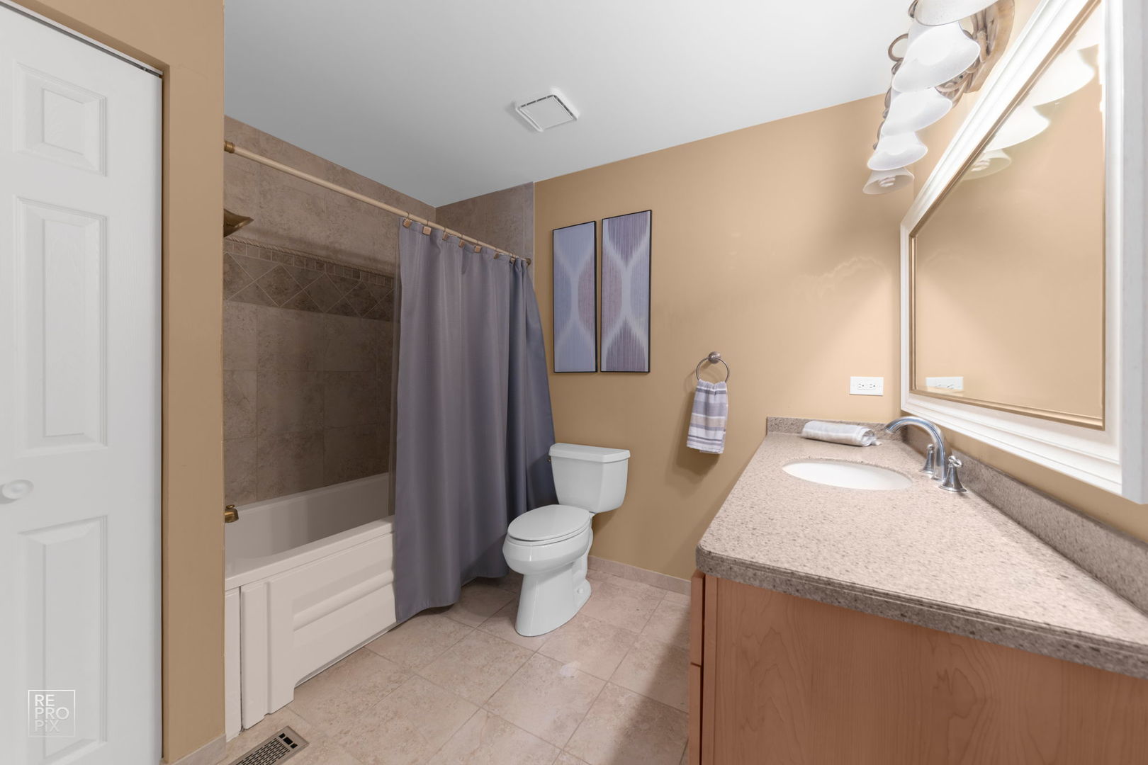 15513 Whitehall Lane #15513, Orland Park, IL 60462