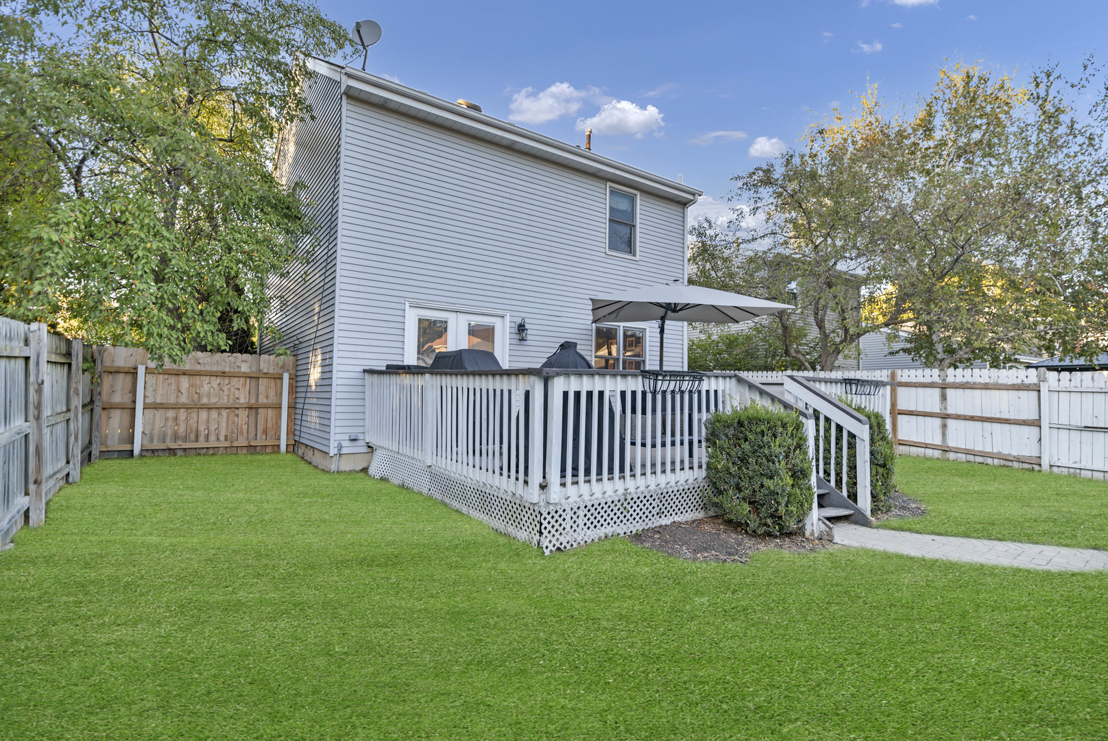 888 Geneva Drive, Geneva, IL 60134