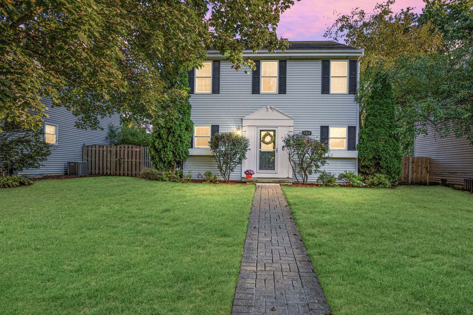 888 Geneva Drive, Geneva, IL 60134