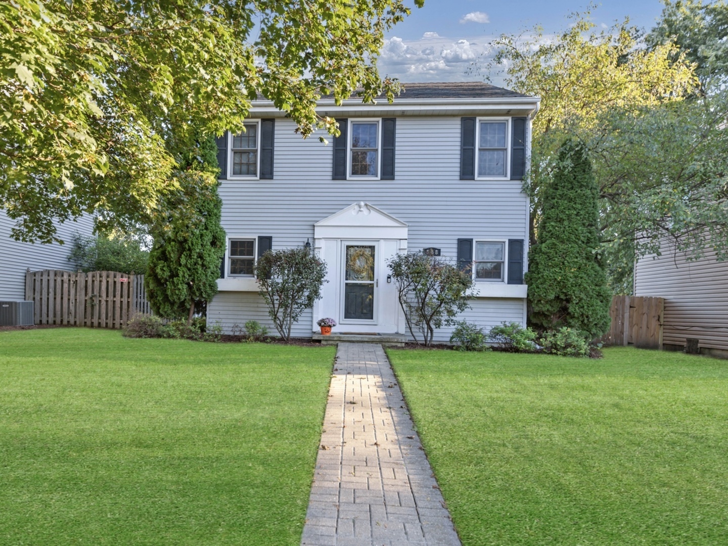 888 Geneva Drive, Geneva, IL 60134