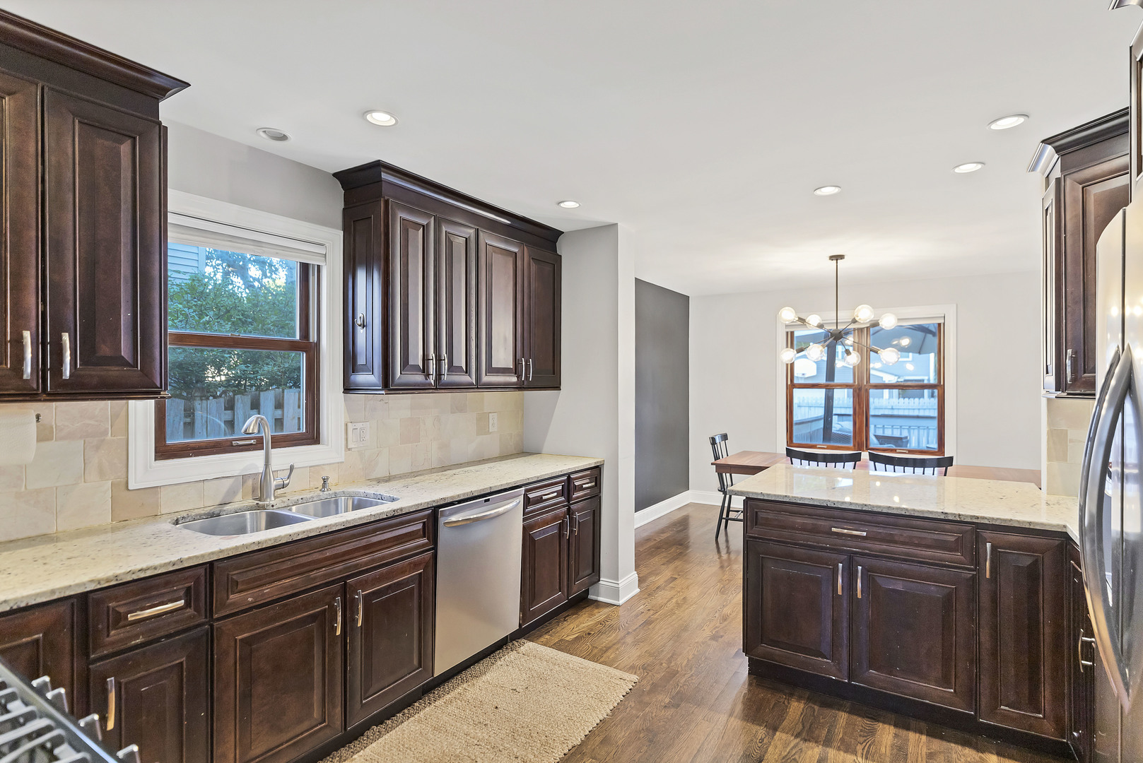 888 Geneva Drive, Geneva, IL 60134