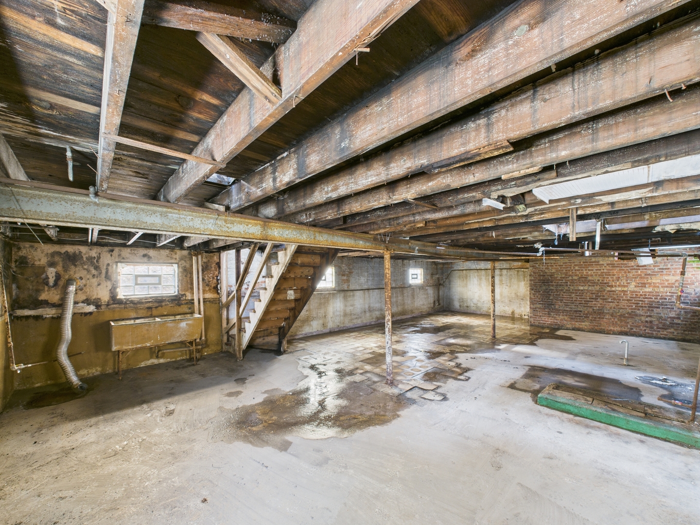 9832 S Calumet Avenue, Chicago, IL 60628