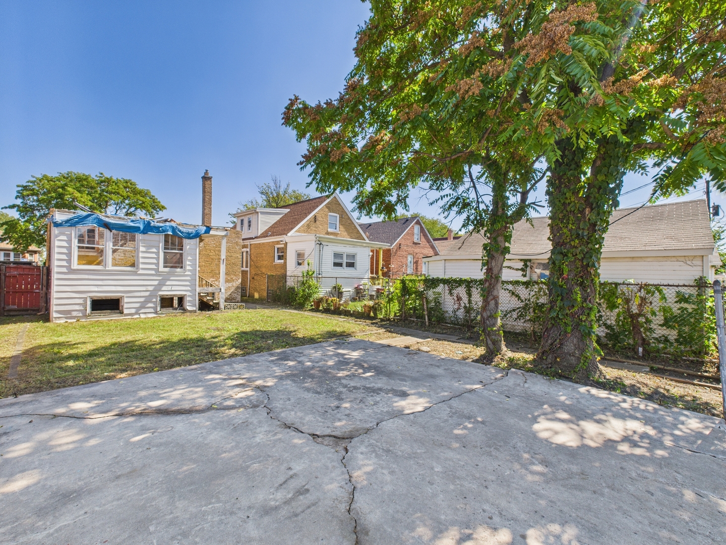 9832 S Calumet Avenue, Chicago, IL 60628