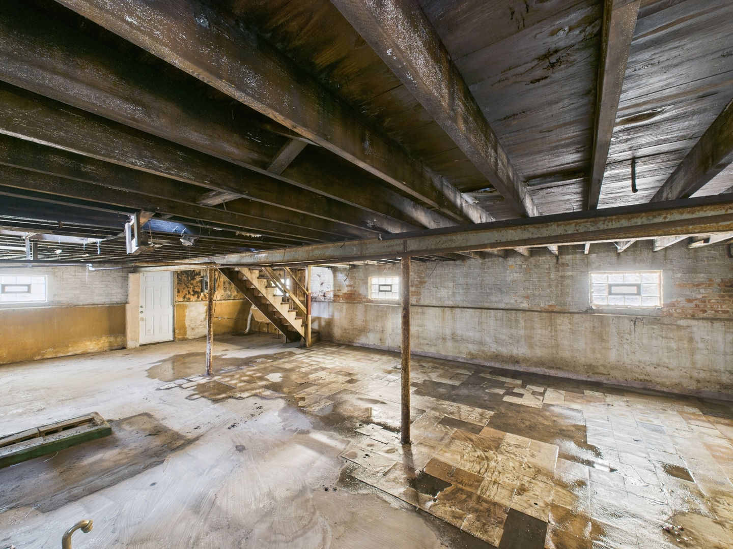 9832 S Calumet Avenue, Chicago, IL 60628