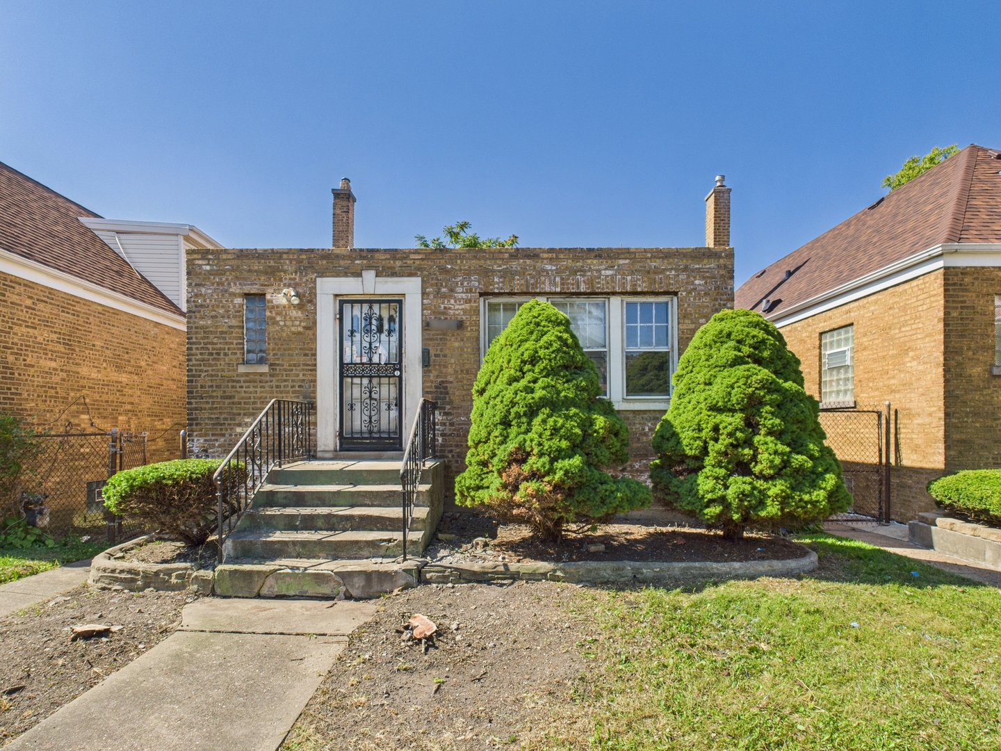 9832 S Calumet Avenue, Chicago, IL 60628