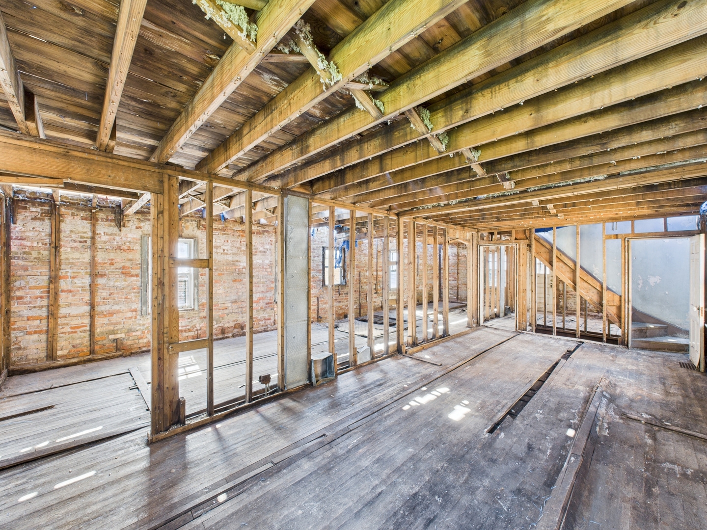 9832 S Calumet Avenue, Chicago, IL 60628