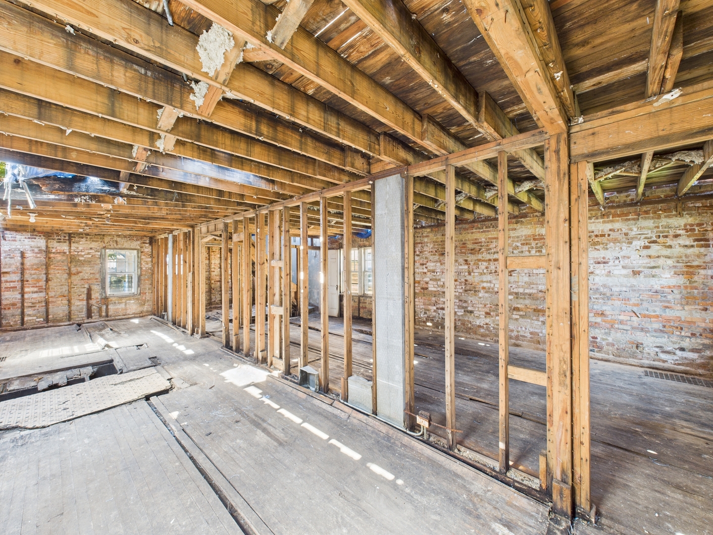 9832 S Calumet Avenue, Chicago, IL 60628