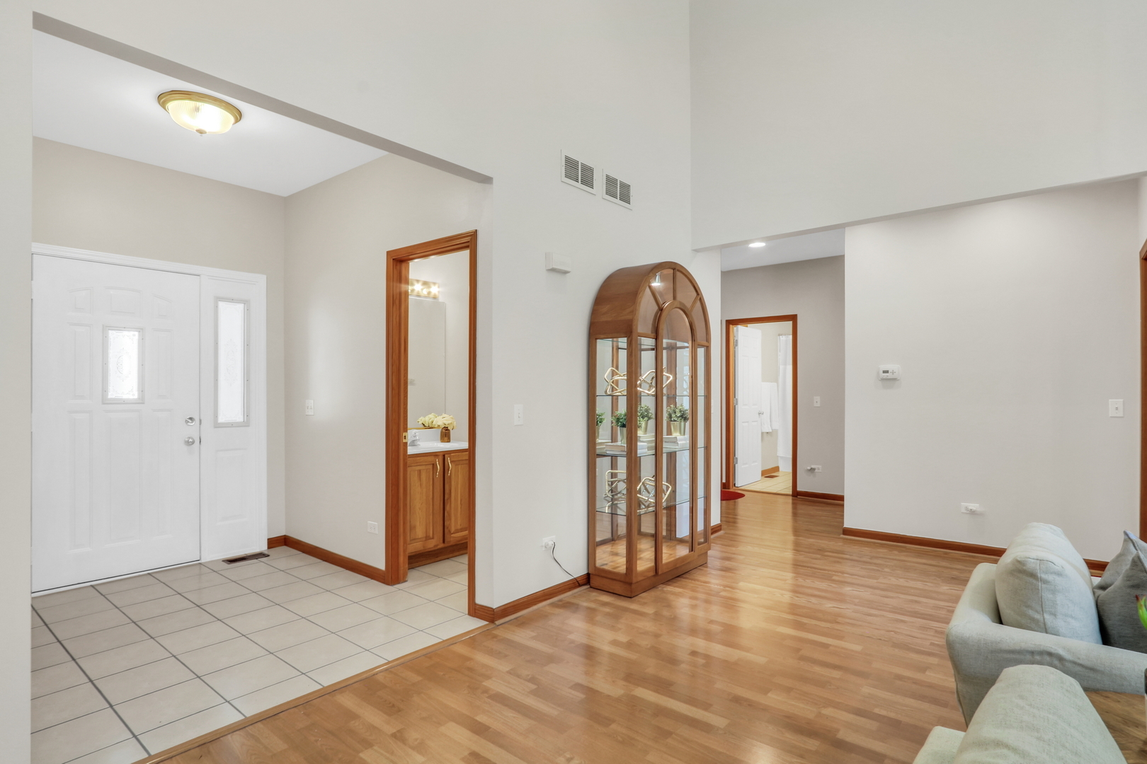 1075 Suffolk Court, Gurnee, IL 60031