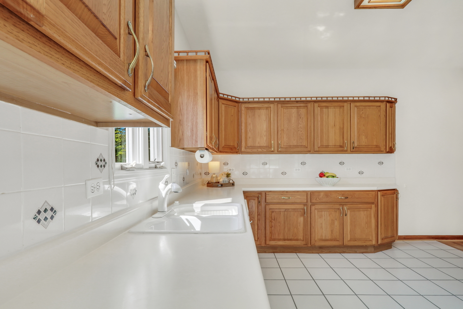 1075 Suffolk Court, Gurnee, IL 60031