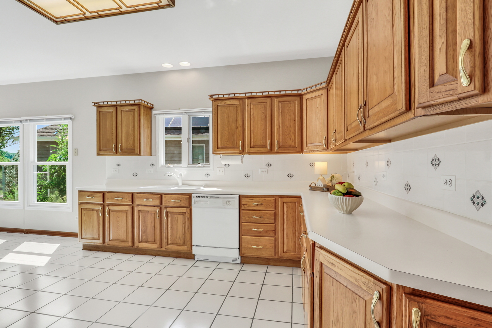 1075 Suffolk Court, Gurnee, IL 60031