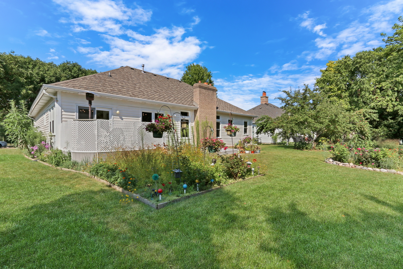 1075 Suffolk Court, Gurnee, IL 60031