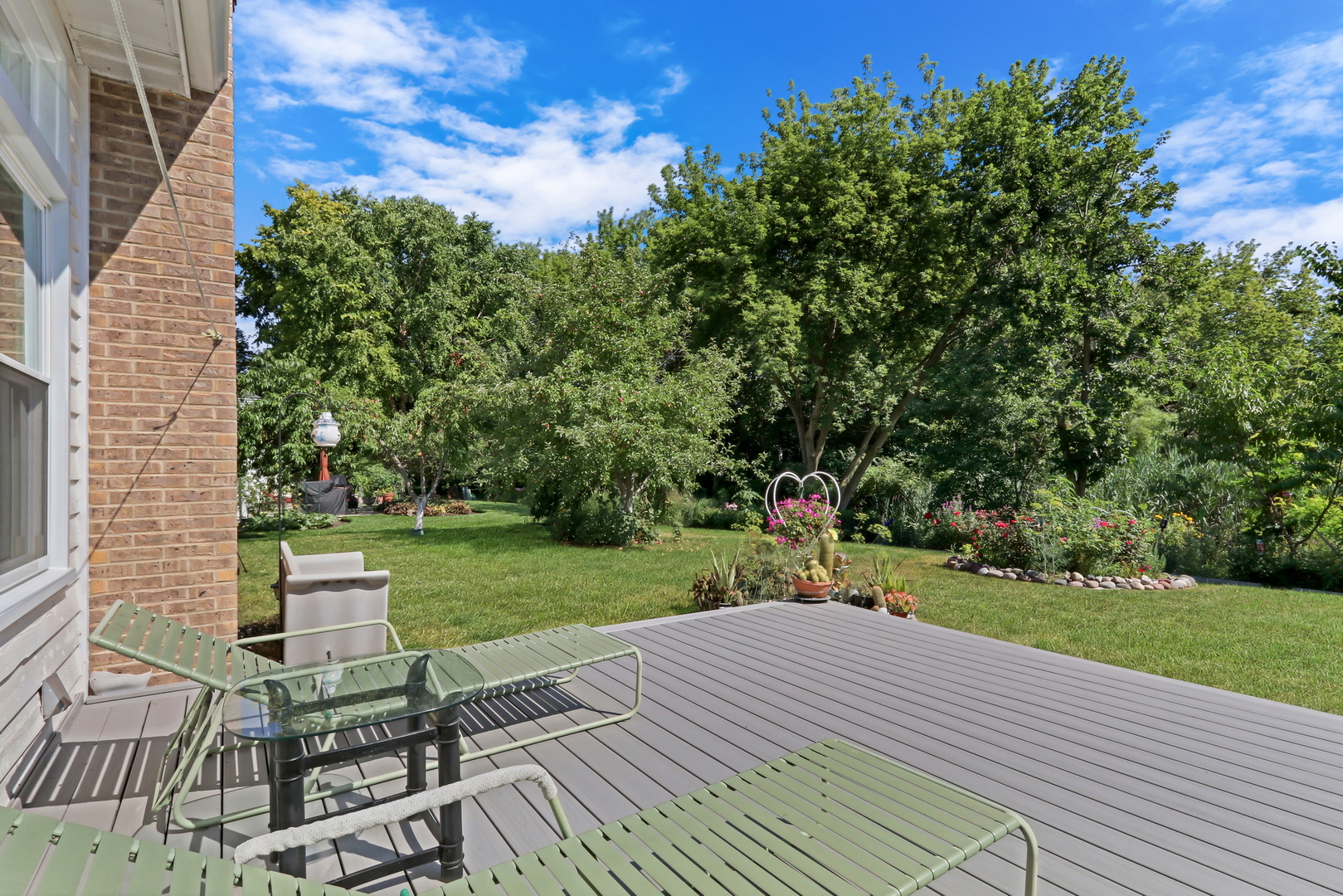 1075 Suffolk Court, Gurnee, IL 60031