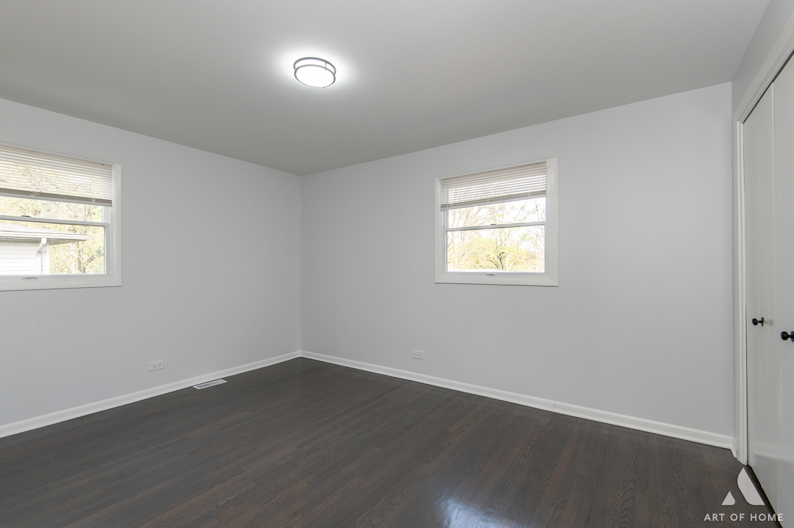 251 N Pleasant Drive, Glenwood, IL 60425